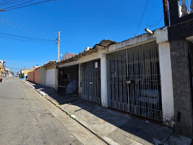 Foto do Terreno - ** OPORTUNIDADE - TERRENO COM INFRAESTRUTURA 250m² TERRENO 10x25 ÓTIMA LOCALIZAÇÃO - Para Mais Informações Corretor Alex Camargo (11) 94009-6980 !!! ** | Rocha Marqueze Imóveis