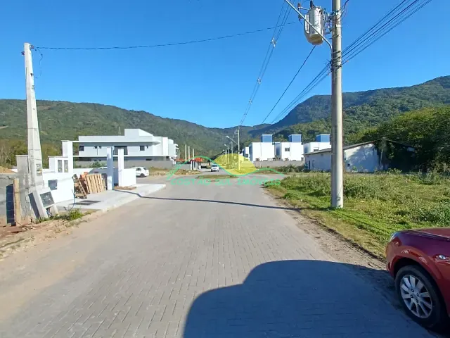 Terreno com 454m², à venda, no bairro Ribeirão da Ilha em Florianópolis