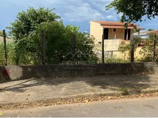 Terreno com 360m², à venda, no bairro Jardim Kennedy em Poços de Caldas