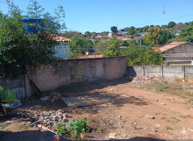 Terreno com 300m², à venda, no bairro Vila Romana em Goiânia