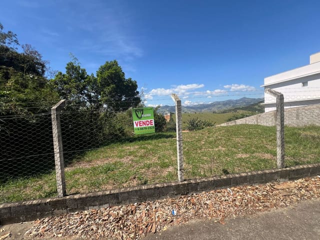 Terreno com 1000m², à venda, no bairro Vale das Montanhas em Cambuí