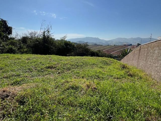 Terreno com 1000m², à venda, no bairro Vale das Montanhas em Cambuí