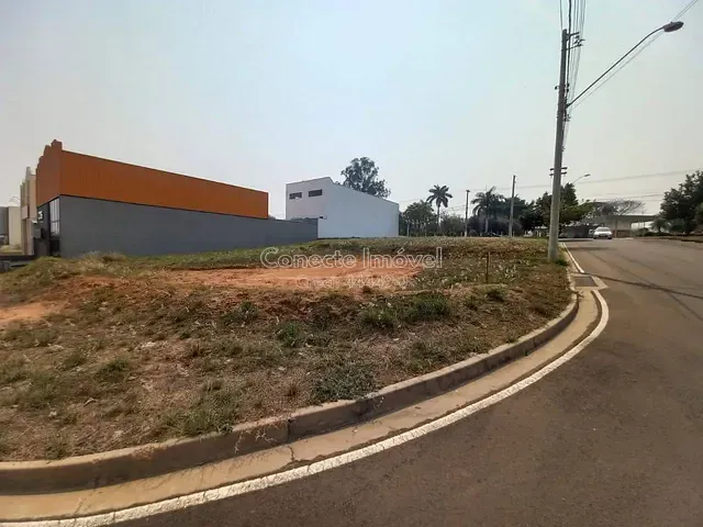 Terreno com 373m², à venda, no bairro Van Gogh - Centro em Holambra