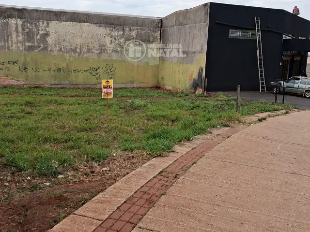 Terreno com 320m², à venda, no bairro Residencial Abussafe em Londrina
