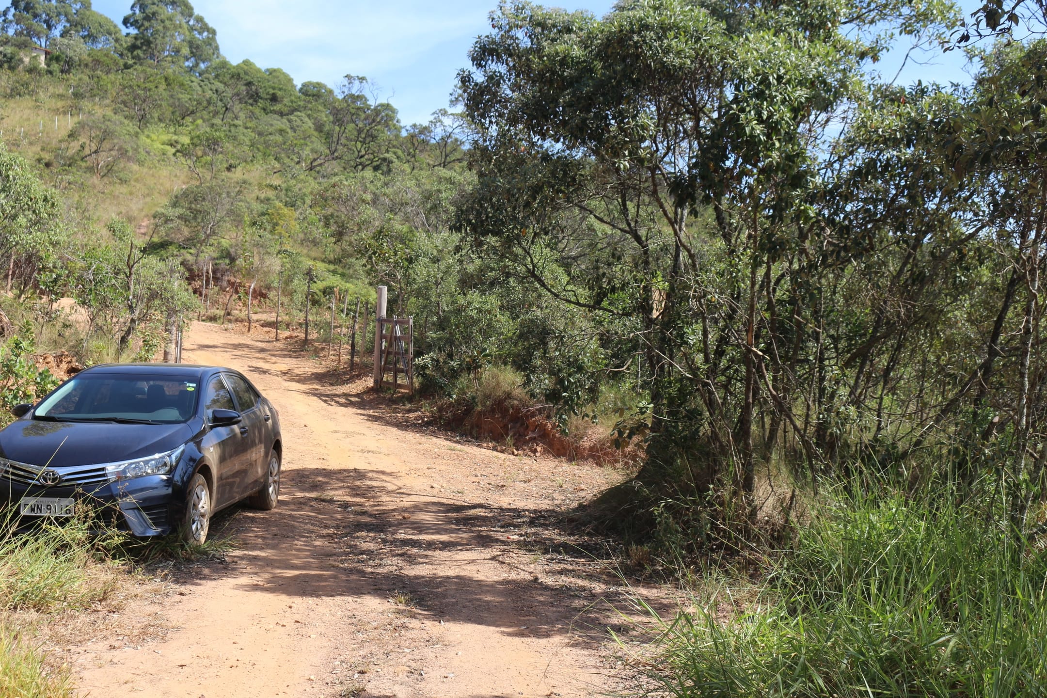 Terreno à venda,20 mil metros quadrados, 50% plano e 50% relevo 9 km de ótima estrada de terra. Escritura e registro. Centro, Sabará, MG miniatura 41
