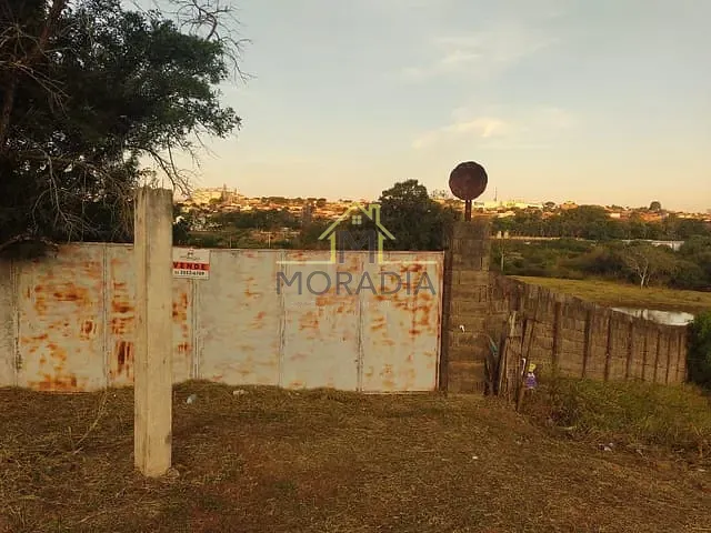 Terreno com 2901m², à venda, no bairro Jardim Alvorada em Guaxupé