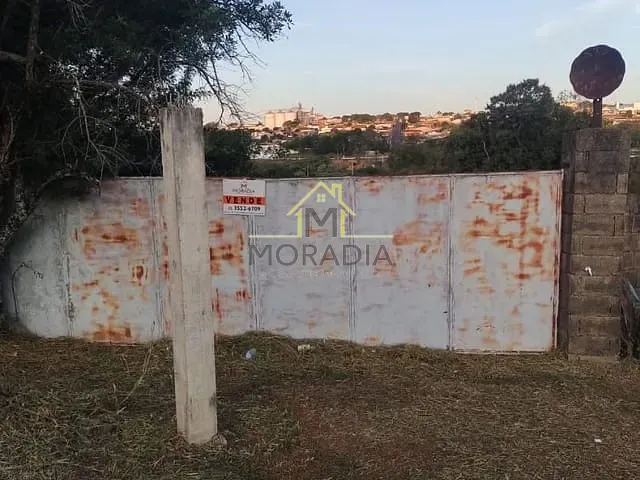 Terreno com 2901m², à venda, no bairro Jardim Alvorada em Guaxupé