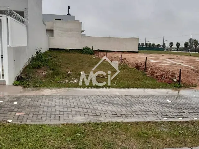 Terreno com 186m², à venda, no bairro Três Vendas em Pelotas