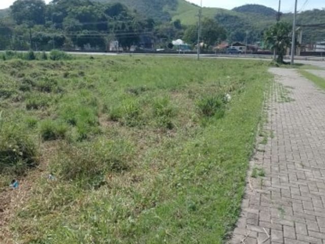 Terreno à venda, no bairro Parque Duque em Duque de Caxias