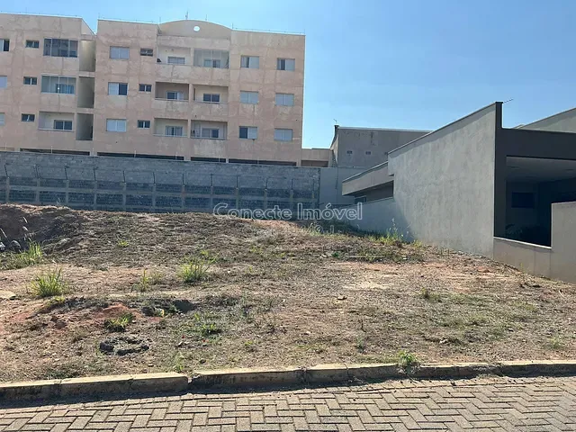 Terreno com 371m², à venda, no bairro José Jacques Oliveira Germano em Jaguariúna