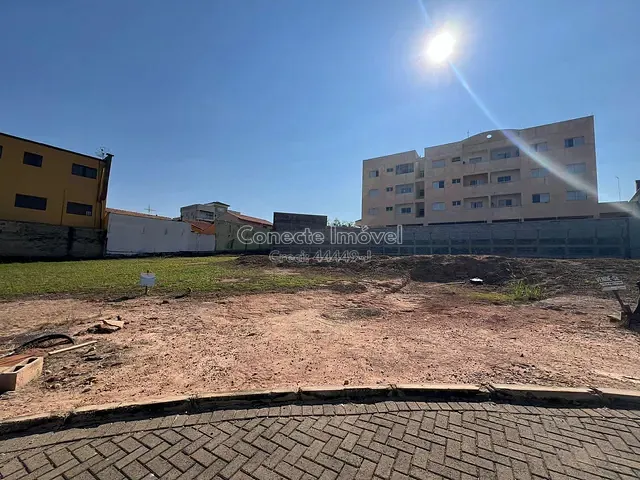 Terreno com 371m², à venda, no bairro José Jacques Oliveira Germano em Jaguariúna