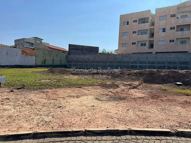 Terreno com 371m², à venda, no bairro José Jacques Oliveira Germano em Jaguariúna