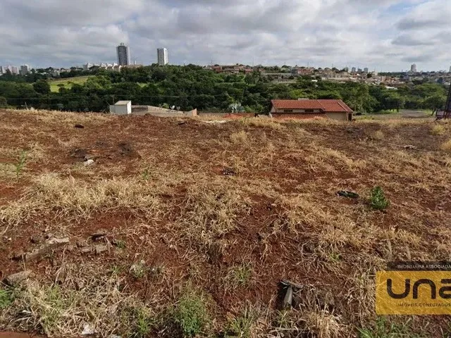 Terreno à venda, no bairro Portal de Versalhes 1 em Londrina