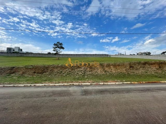 Terreno com 2000m², à venda, no bairro Chácaras Cataguá em Taubaté