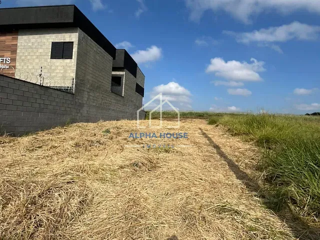 Terreno com 176m², à venda, no bairro Loteamento Residencial e Comercial Flamboyant em Pindamonhangaba