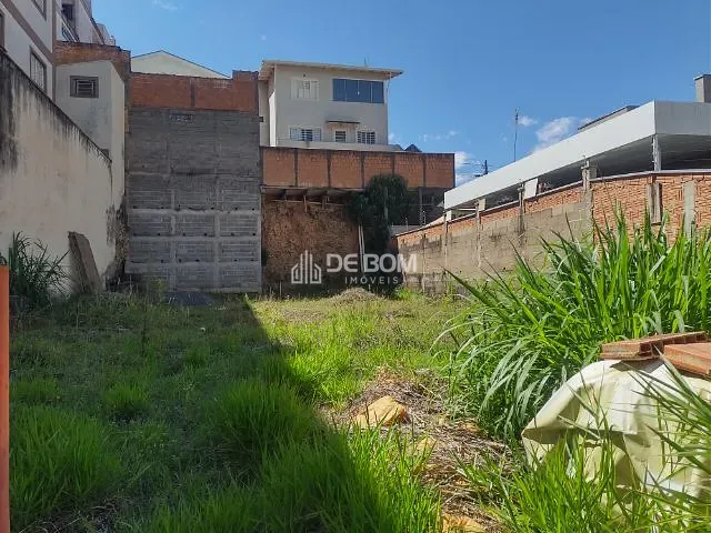 Terreno com 303m², à venda, no bairro Santa Angela IV em Poços de Caldas