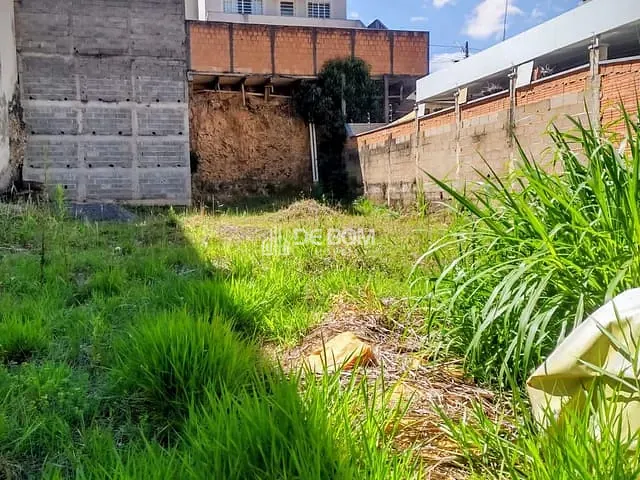 Terreno com 303m², à venda, no bairro Santa Angela IV em Poços de Caldas