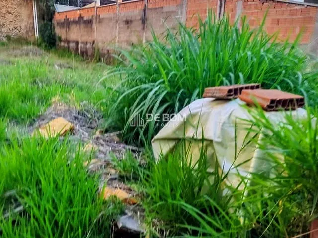 Terreno com 303m², à venda, no bairro Santa Angela IV em Poços de Caldas