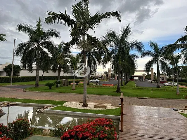 Terreno com 300m², à venda, no bairro Estância dos Ipês em Uberaba