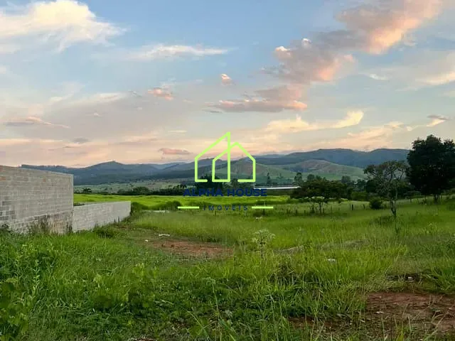 Terreno com 732m², à venda, no bairro Parque Shangri-lá em Pindamonhangaba