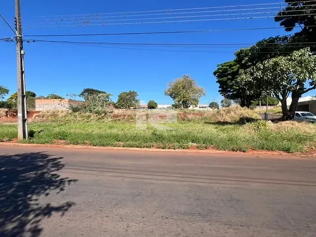Terreno com 600m², à venda, no bairro Centro em Rolândia