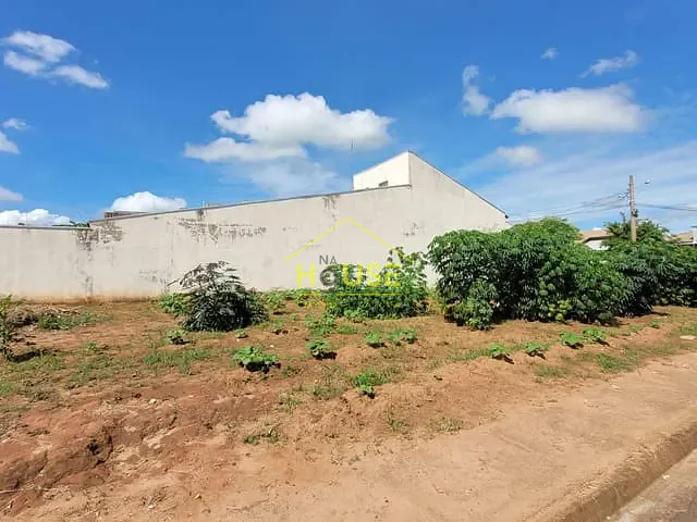 Terreno com 320m², à venda, no bairro Jardim das Palmeiras I em Votuporanga