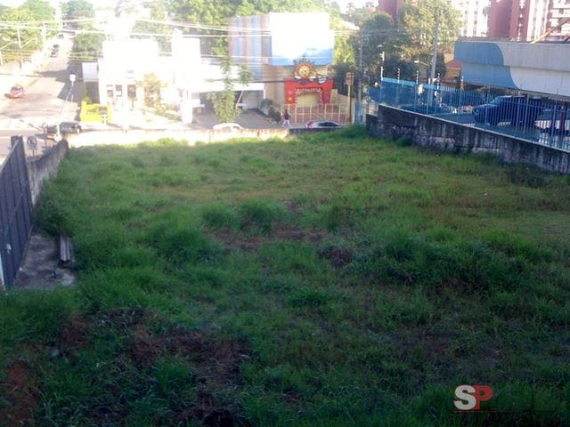 Terreno com 900m², à venda, no bairro Morumbi em São Paulo