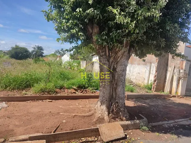 Terreno com 686m², à venda, no bairro Vila Nova em Votuporanga