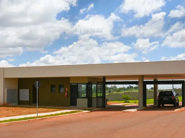 Terreno com 254m², à venda, no bairro Conjunto Habitacional Alexandre Urbanas em Londrina
