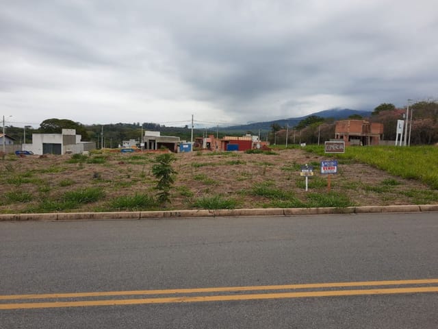 Terreno com 180m², à venda, no bairro Pousada do Sol em São João da Boa Vista
