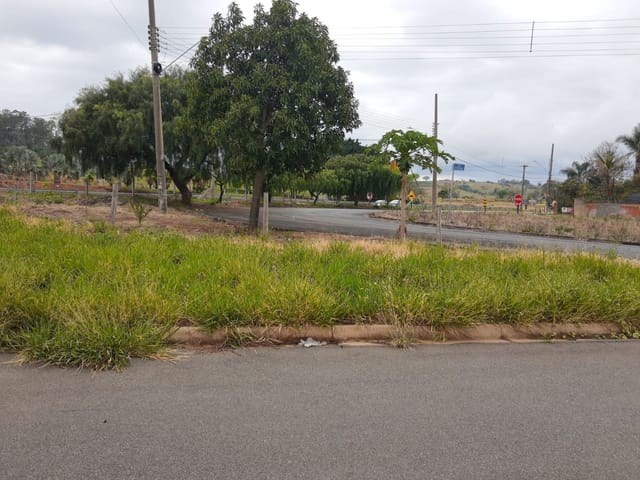 Terreno com 180m², à venda, no bairro Pousada do Sol em São João da Boa Vista
