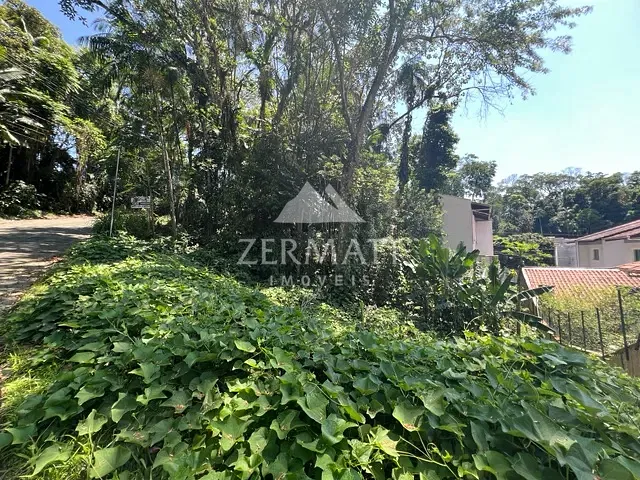 Terreno com 438m², à venda, no bairro Velha em Blumenau