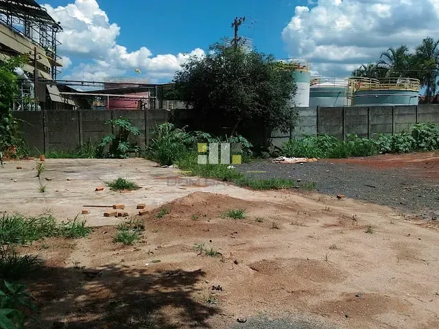 Terreno com 944m², à venda, no bairro Centro em Sumaré