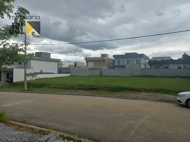 Terreno com 300m², à venda, no bairro Condomínio Terras do Vale em Caçapava
