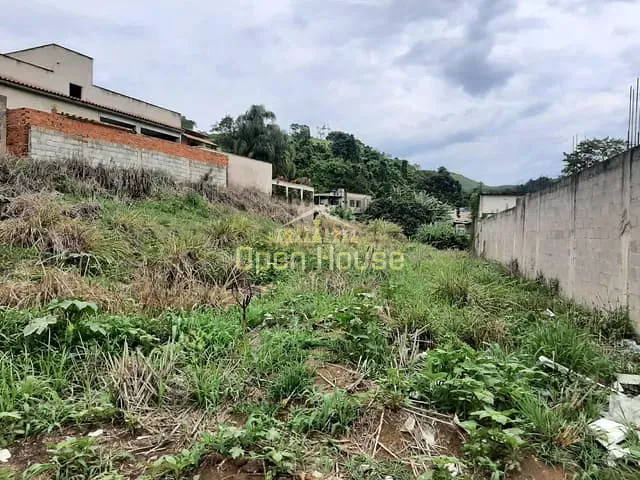 Terreno com 353m², à venda, no bairro Santa Rita de Cássia em Barra Mansa