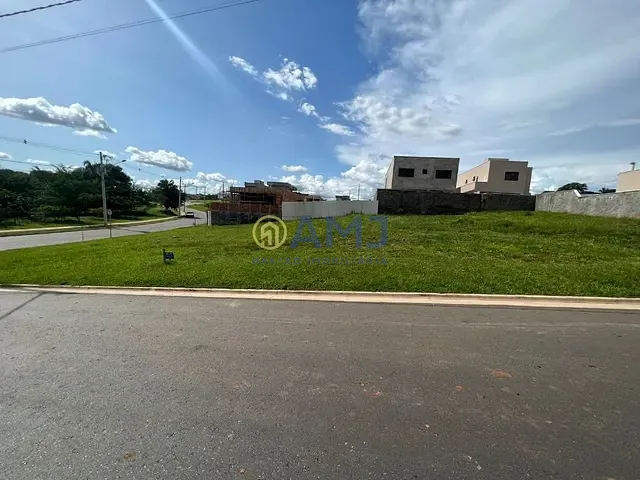 Terreno com 318m², à venda, no bairro Jardins Bolonha em Senador Canedo
