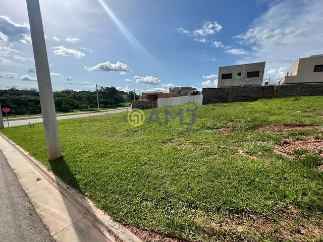 Terreno com 318m², à venda, no bairro Jardins Bolonha em Senador Canedo