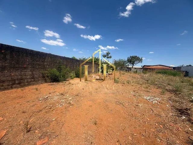 Terreno com 1200m², à venda, no bairro Centro em Chapada dos Guimarães