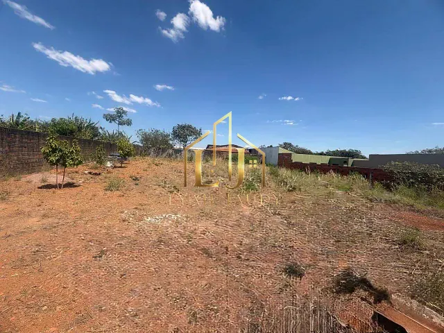 Terreno com 1200m², à venda, no bairro Centro em Chapada dos Guimarães