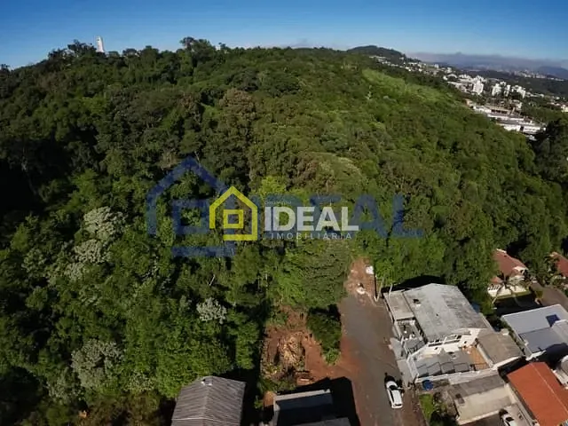 Terreno com 452m², à venda, no bairro São Cristóvão em Concórdia