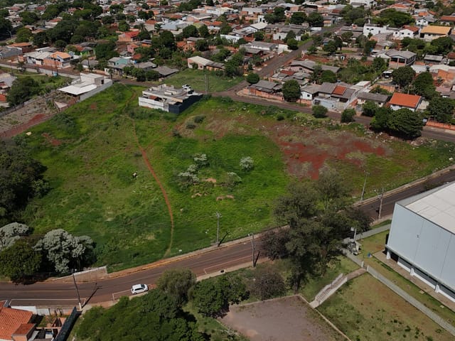 Foto do Terreno - LOTE COM 6.268,89M2 - ZC4 - ESQUINA, Apucarana, PR | J. Mareze Imóveis Ltda