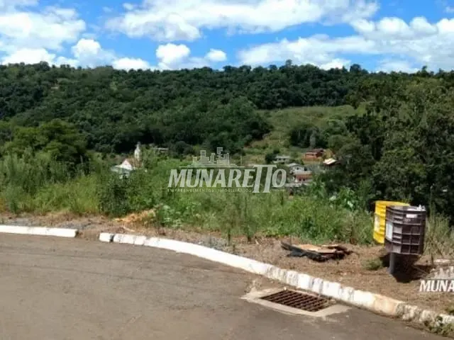 Terreno com 861m², à venda, no bairro Centro em Ipira
