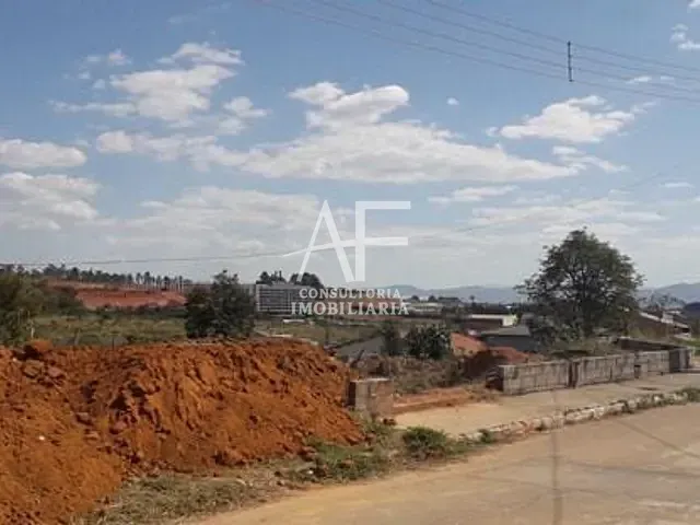 Terreno com 250m², à venda, no bairro Residencial Estoril em Taubaté
