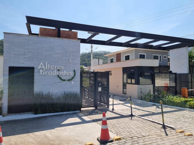 Terreno com 160m², à venda, no bairro Rio do Ouro em Niterói