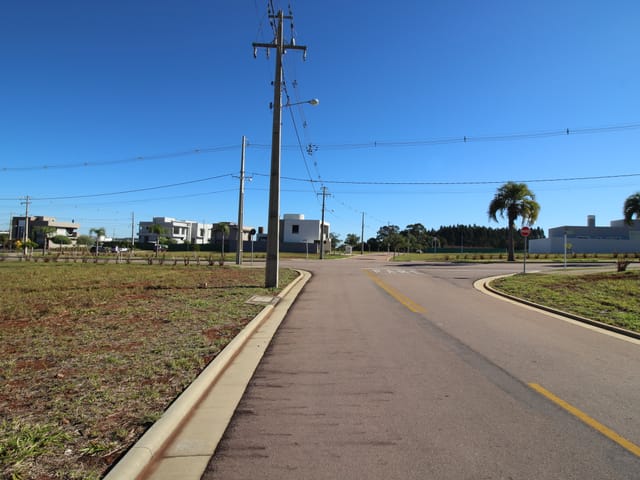 Terreno com 320m², à venda, no bairro Jardim Carvalho em Ponta Grossa