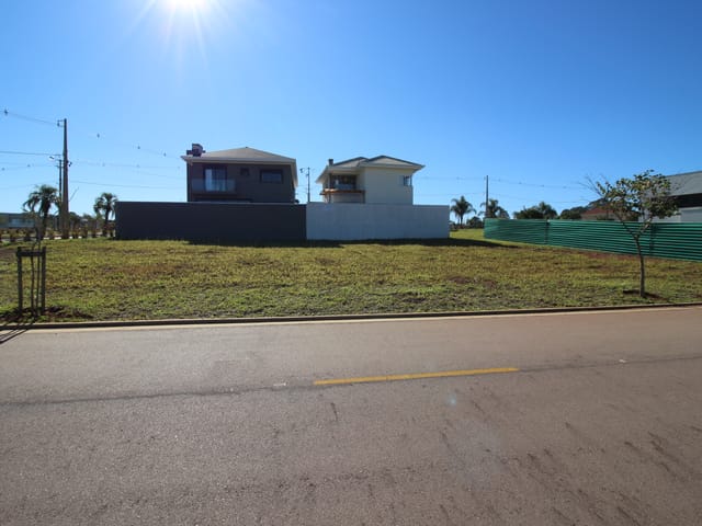 Terreno com 320m², à venda, no bairro Jardim Carvalho em Ponta Grossa