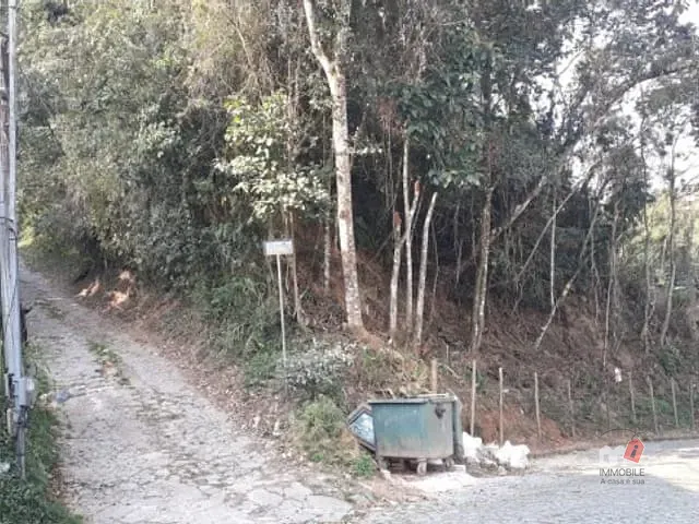 Terreno com 624m², à venda, no bairro Quitandinha em Petrópolis