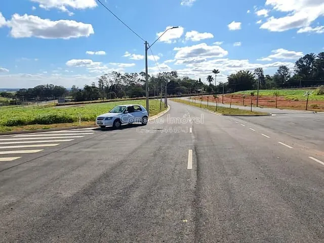 Terreno com 428m², à venda, no bairro Colinas do Castelo em Jaguariúna