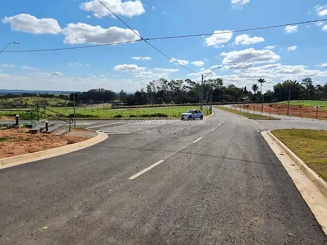 Terreno com 428m², à venda, no bairro Colinas do Castelo em Jaguariúna