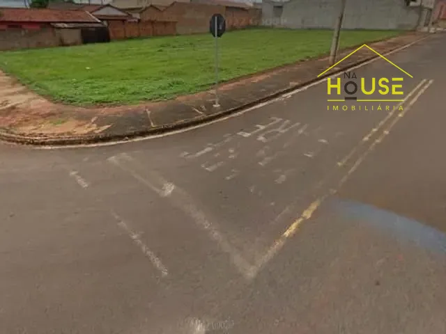 Terreno com 233m², à venda, no bairro Centro em Riolândia